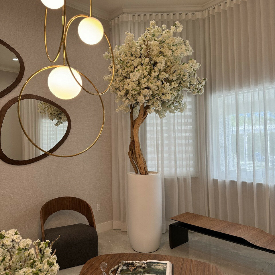 Mattbeige St. Tropez Vase mit Elfenbeinem Kirschblütenbaum