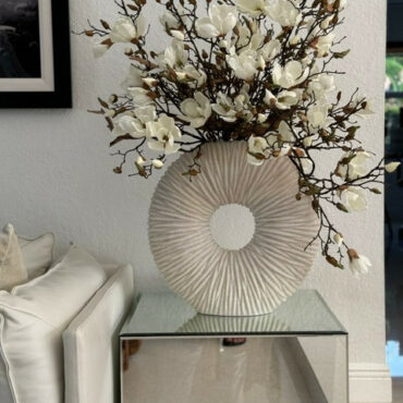 XXL Ewigkeitsvase mit Magnolien und Treibholz