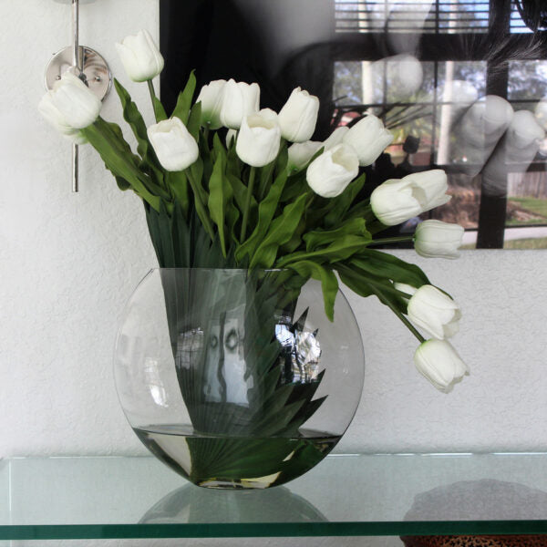 Mondvase mit Elfenbeinen Tulpen