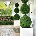 Dreifachkugel-Topiary mit XXLem Fiberglas-Topf